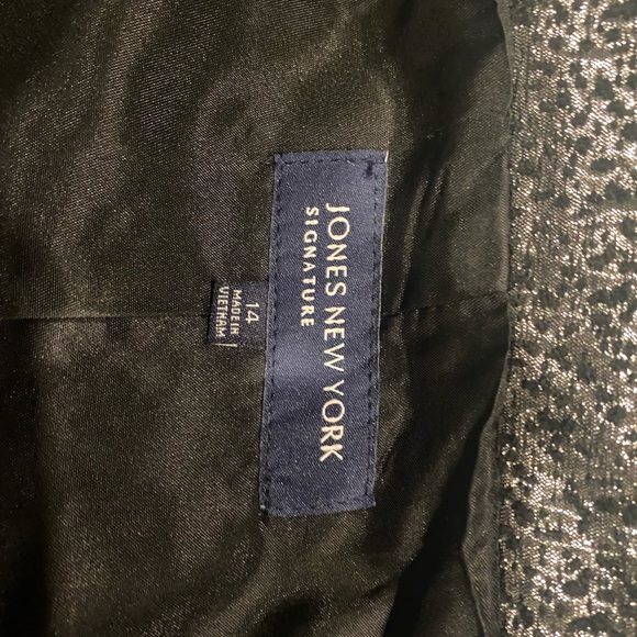 Black and Silver Jones New York signature zip up , excellent condition, size 14 - Picture 2 of 4